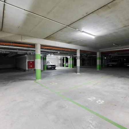 Apartment Wichrowa With Free Garage Wroclaw By Noclegi Renters Buitenkant foto