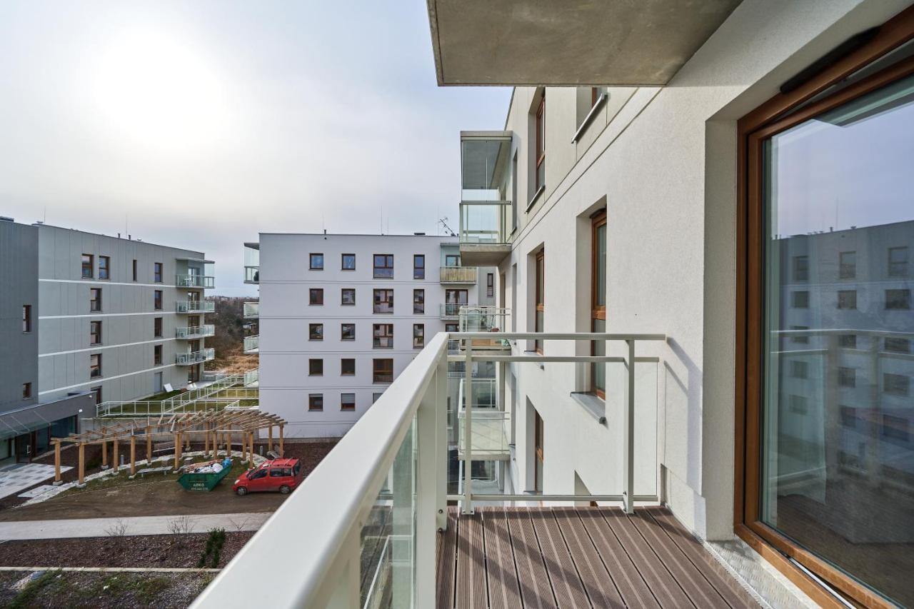 Apartment Wichrowa With Free Garage Wroclaw By Noclegi Renters Buitenkant foto