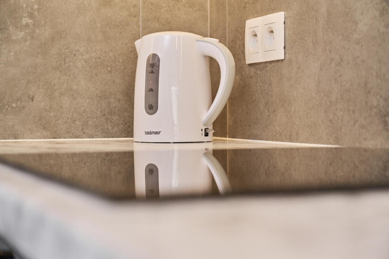 Apartment Wichrowa With Free Garage Wroclaw By Noclegi Renters Buitenkant foto