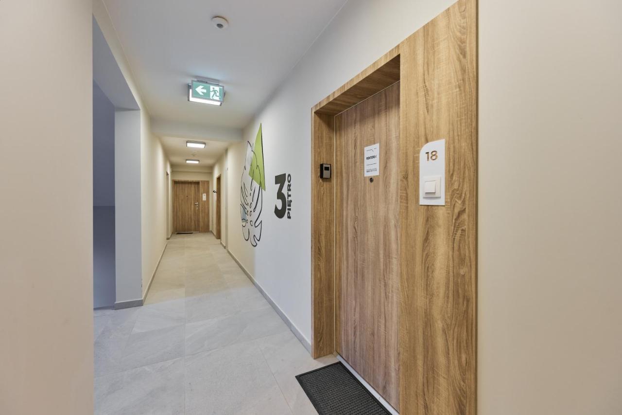 Apartment Wichrowa With Free Garage Wroclaw By Noclegi Renters Buitenkant foto