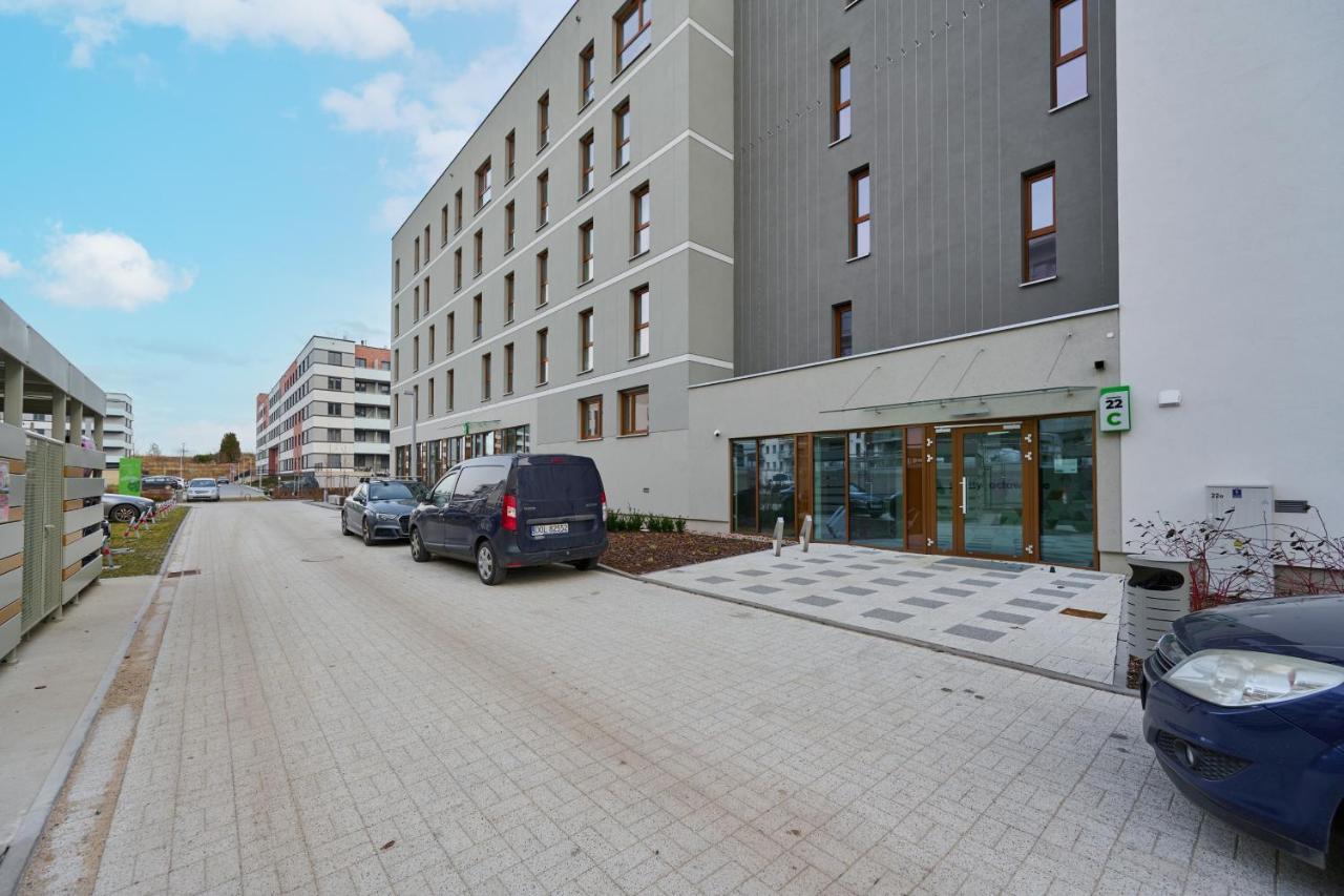 Apartment Wichrowa With Free Garage Wroclaw By Noclegi Renters Buitenkant foto